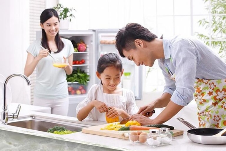 toán tư duy dạy trẻ chuẩn bị bữa ăn